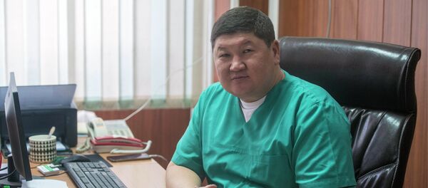 Замдиректора по организационно-методической работе Бишкекского научного центра травматологии и ортопедии Бакытбек Исаков - Sputnik Кыргызстан