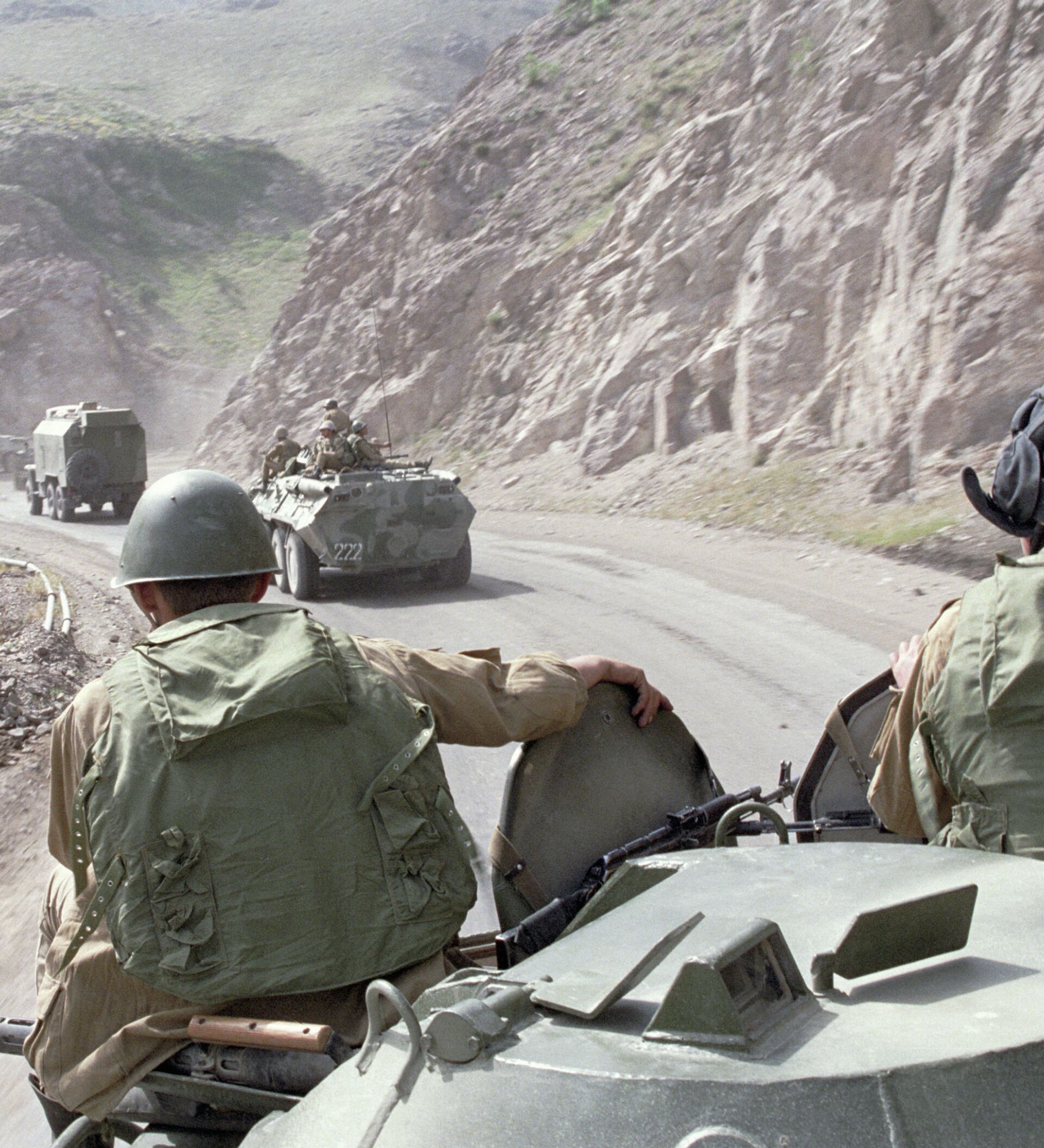 Боевые действия сегодня рутубе. Перевал Саланг Афганистан 1979-1989. Перевал Саланг Афганистан 1979. 25 Декабря 1979 ввод войск в Афганистан.