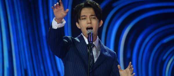 Казахстанский певец Димаш Кудайберген. Архивное фото Казахстанский певец Димаш Кудайберген. Архивное фото - Sputnik Кыргызстан