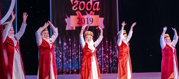 Кечээ борбор калаада Жылдын чоң энеси деп аталган улуттук сынак өттү Кечээ борбор калаада Жылдын чоң энеси деп аталган улуттук сынак өттү - Sputnik Кыргызстан