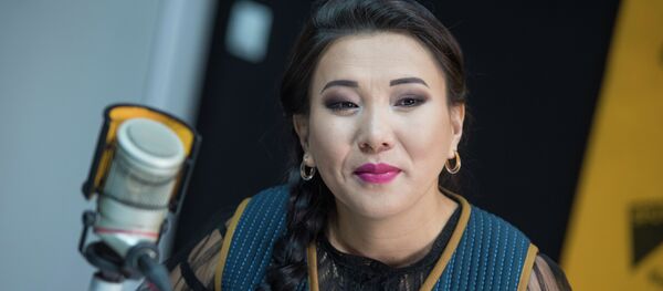 Төкмө акын Изат Айдаркулова Төкмө акын Изат Айдаркулова - Sputnik Кыргызстан