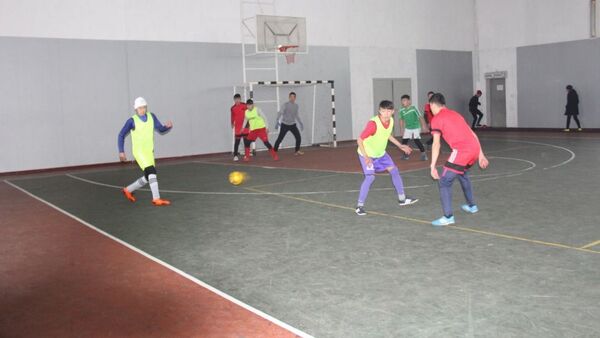 Турнир по мини-футболу среди учащихся школ и лицеев в Бишкеке - Sputnik Кыргызстан