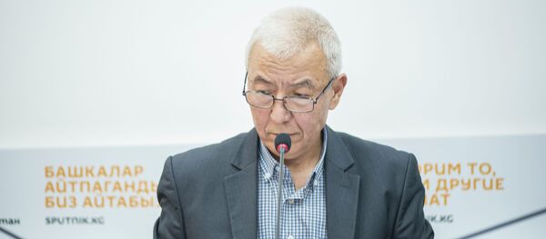 Айыл чарба министрлигинин алдындагы Айдоо жерлерин өнүктүрүү, үрөн өстүрүү жана органикалык айыл чарба өндүрүш бөлүмүнүн жетекчиси Жигиталы Жумалиев Айыл чарба министрлигинин алдындагы Айдоо жерлерин өнүктүрүү, үрөн өстүрүү жана органикалык айыл чарба өндүрүш бөлүмүнүн жетекчиси Жигиталы Жумалиев - Sputnik Кыргызстан