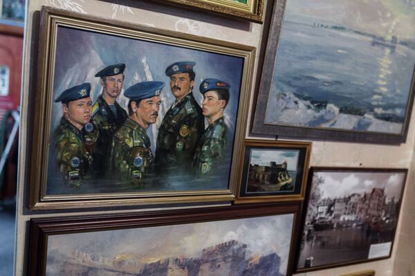 Как появились Голубые береты — о становлении легендарного ансамбля Как появились Голубые береты — о становлении легендарного ансамбля - Sputnik Кыргызстан