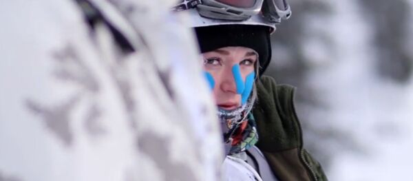 Не слабо! Как российские альпинистки тренируются в горах — видео Не слабо! Как российские альпинистки тренируются в горах — видео - Sputnik Кыргызстан