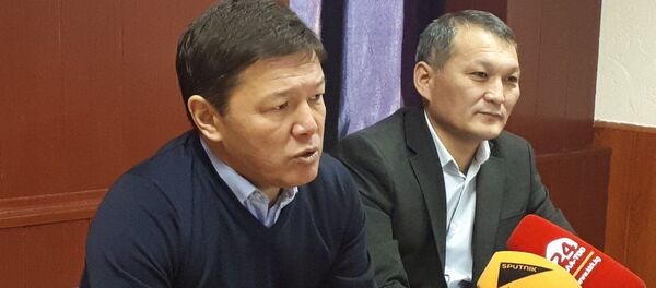 ыргызстандын Жаштар иши, дене тарбия жана спорт агенттигинин директору Канат Аманкулов жана Көк бөрү федерациясынын президенти Жыргалбек Саматов ыргызстандын Жаштар иши, дене тарбия жана спорт агенттигинин директору Канат Аманкулов жана Көк бөрү федерациясынын президенти Жыргалбек Саматов - Sputnik Кыргызстан