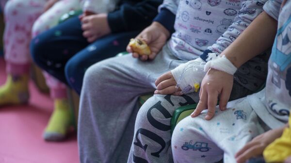 Дети в отделении Национального центра онкологии и гематологии в Бишкеке. Архивное фото Дети в отделении Национального центра онкологии и гематологии в Бишкеке. Архивное фото - Sputnik Кыргызстан