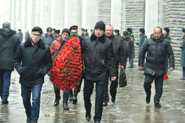 Прощание с легендой — как провожали в последний путь Кара Майора Прощание с легендой — как провожали в последний путь Кара Майора - Sputnik Кыргызстан