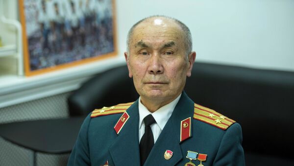 Военный хирург, полковник медицинской службы Кадырбек Токтомбаев - Sputnik Кыргызстан