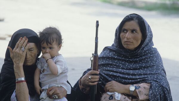 Девушек убивали за непокрытые головы – 11 фото кыргызстанцев об афганской войне - Sputnik Кыргызстан
