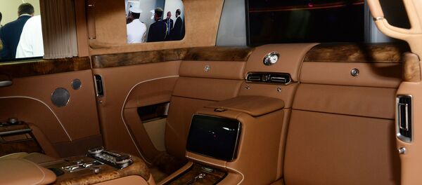 Презентация автомобиля Aurus на международной выставке вооружений IDEX-2019 - Sputnik Кыргызстан