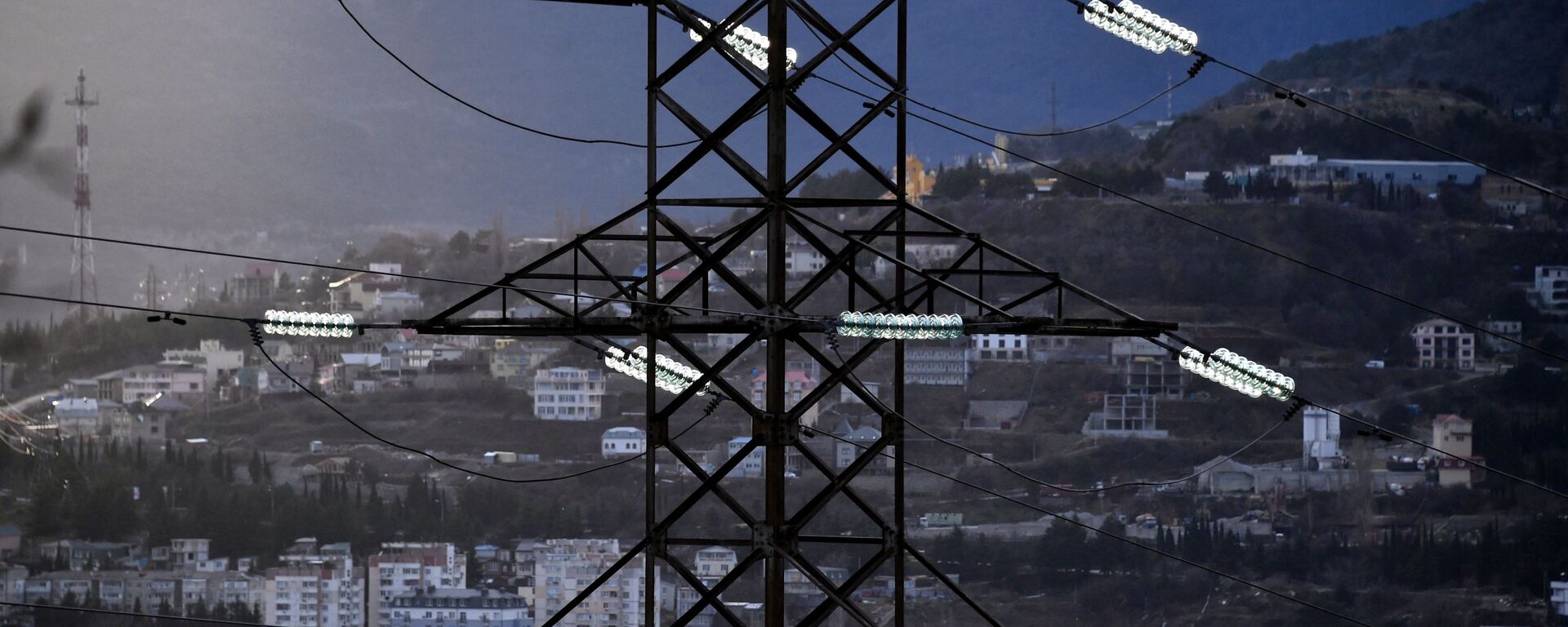 Высоковольтная линия электропередачи в Крыму. Архивное фото - Sputnik Кыргызстан, 1920, 22.01.2023