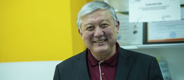 ӨКМдин Өзгөчө кырдаалдарды божомолдоо, мониторинг жүргүзүү департаментинин директору Анаркул Айталиев - Sputnik Кыргызстан