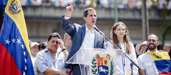Спикер парламента Венесуэлы и лидер оппозиции Хуан Гуаидо, провозгласивший себя временным президентом страны, на митинге в  Каракасе.  - Sputnik Кыргызстан