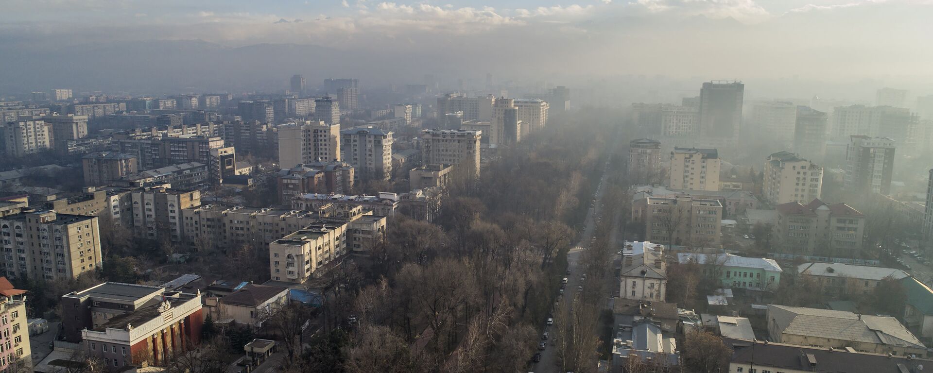 Бишкектин үстүндөгү ыш. Архив - Sputnik Кыргызстан, 1920, 29.10.2025