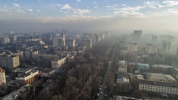 Бишкектин үстүндөгү ыш. Архив - Sputnik Кыргызстан