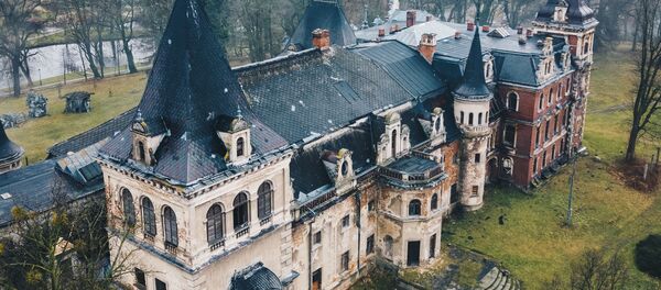 Заброшенный дворец. Krowiarki. Польша Заброшенный дворец. Krowiarki. Польша - Sputnik Кыргызстан