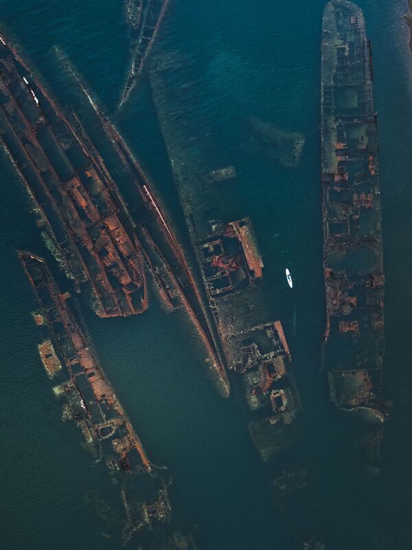 Затонувшие корабли в бухте Труда, Приморский край, Россия - Sputnik Кыргызстан