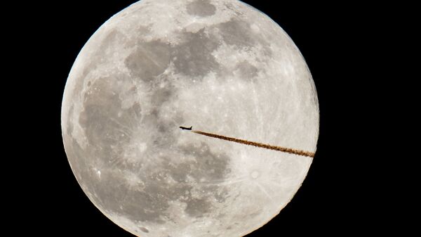 Луна. Архивное фото - Sputnik Кыргызстан