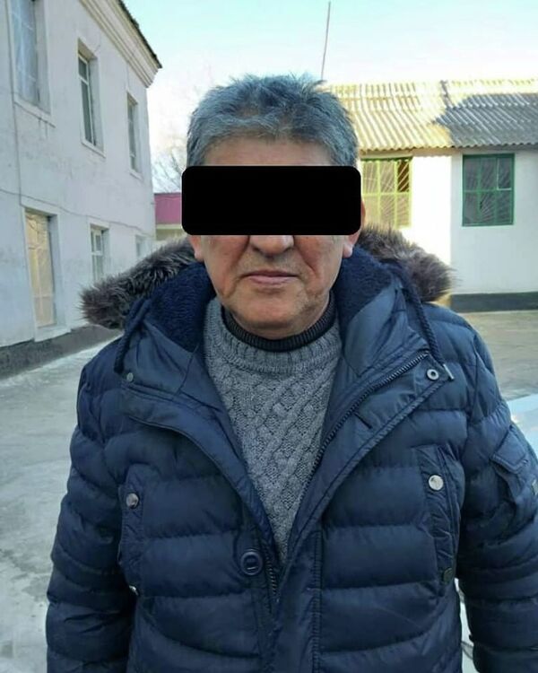 В Кадамджае из авто местного жителя изъяли 356 кг ртути — фото - Sputnik Кыргызстан