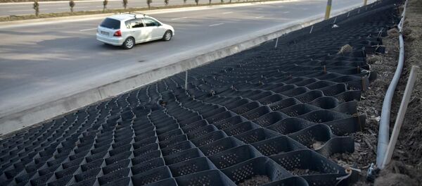 Обустройство и озеленение путепровода на улице Чокана Валиханова в Бишкеке - Sputnik Кыргызстан