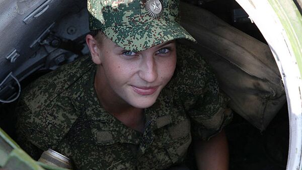 Механик-водитель танка Мария в Донбассе. Архивное фото - Sputnik Кыргызстан
