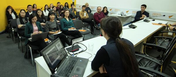 Мастер-класс Веры Костамо для кыргызстанских журналистов - Sputnik Кыргызстан