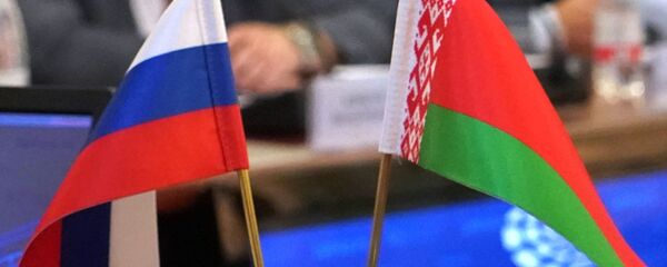 Флаги России и Беларуси. Архивное фото - Sputnik Кыргызстан