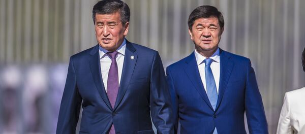 Президент Сооронбай Жээнбеков и премьер-министр Мухаммедкалый Абылгазиев. Архивное фото - Sputnik Кыргызстан