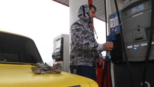 Повышение акцизов на дизельное топливо и бензин в Москве - Sputnik Кыргызстан