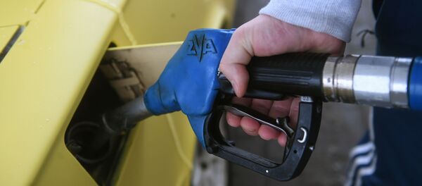 Повышение акцизов на дизельное топливо и бензин в Москве - Sputnik Кыргызстан