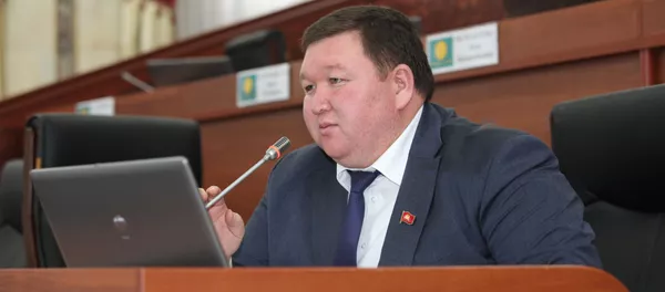 Депутат Жогорку Кенеша Мирлан Жээнчороев. Архивное фото Депутат Жогорку Кенеша Мирлан Жээнчороев. Архивное фото - Sputnik Кыргызстан