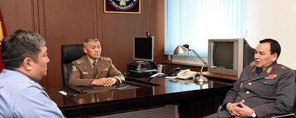 Представление нового командующего МВД Исламбека Кенжекулова Представление нового командующего МВД Исламбека Кенжекулова - Sputnik Кыргызстан