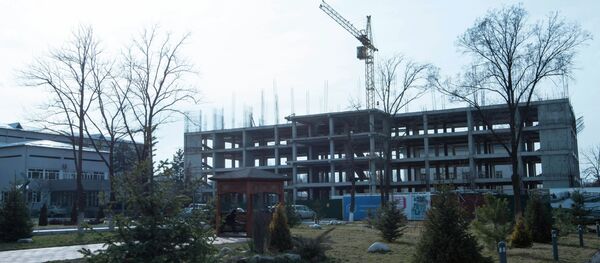 Балдар онкологиялык борборунун курулуп бүтө элек имараты. Архив - Sputnik Кыргызстан