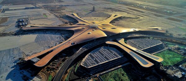 Хэйбэй облусунун Дасин районундагы эл аралык аэропорт жылына 620 миңге чукул рейс кабыл алып, 2025-жылга чейин 45 миллион жүргүнчүнү тейлөөгө мүмкүнчүлүгү бар - Sputnik Кыргызстан