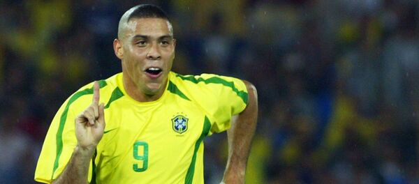 Бразильский нападающий Роналду - Sputnik Кыргызстан