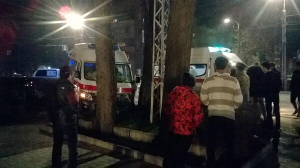 В Бишкеке карета скорой попала в ДТП, на место приехали 5 таких же машин — видео - Sputnik Кыргызстан