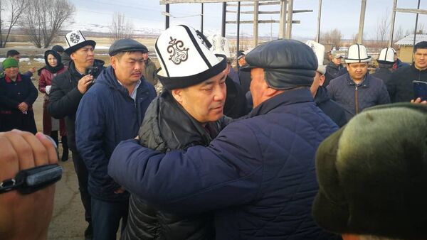 Похороны матери осужденного Садыра Жапарова - Sputnik Кыргызстан