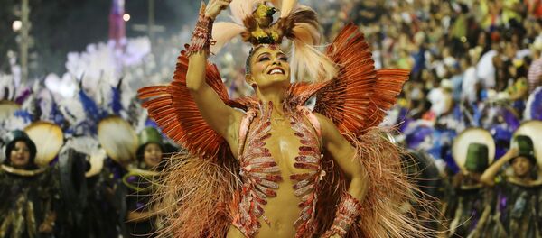 Участница Juliana Paes из школы Grande Rio Samba на карнавале в Рио-де-Жанейро, Бразилия Участница Juliana Paes из школы Grande Rio Samba на карнавале в Рио-де-Жанейро, Бразилия - Sputnik Кыргызстан