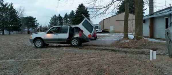 Бакты жулам деген айдоочунун жолтандабасын талкалап алган видеосу - Sputnik Кыргызстан