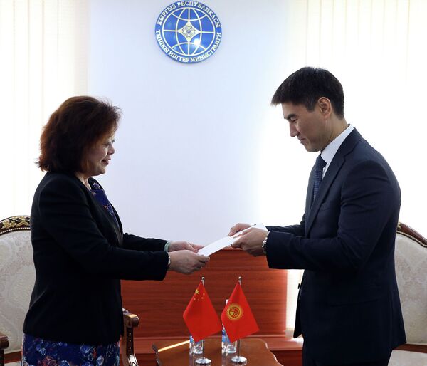 Новый посол Китая встретилась с главой МИД КР. Фото Новый посол Китая встретилась с главой МИД КР. Фото - Sputnik Кыргызстан