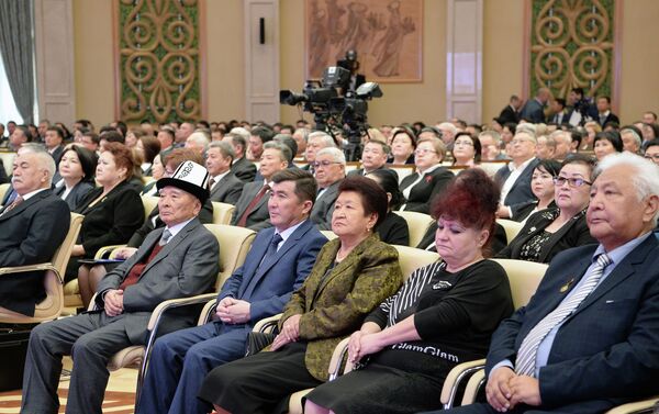 На него съехались представители всех судебных инстанций, а также Совета по отбору судей, представители исполнительной и законодательной ветвей власти - Sputnik Кыргызстан