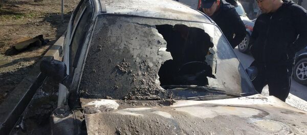 Автомобиль сгорел на пересечении проспектов Манаса и Жибек Жолу в Бишкеке - Sputnik Кыргызстан