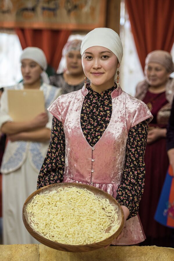 Проект 40 девушек в этнокомплексе Супара - Sputnik Кыргызстан