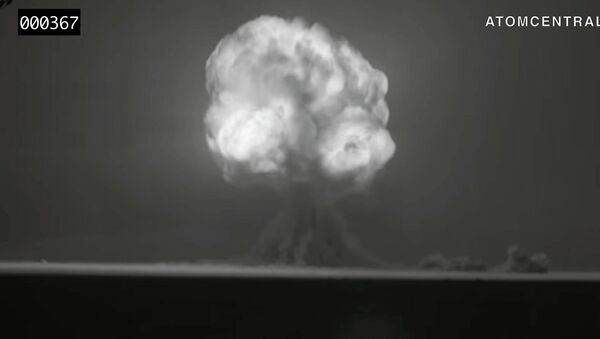 Первый взрыв ядерной бомбы — отреставрированное видео - Sputnik Кыргызстан