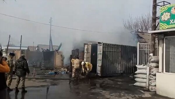 Крупный пожар в Бишкеке — прямой эфир - Sputnik Кыргызстан