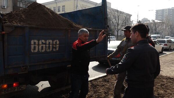 Видео перепалки предпринимателей и сотрудников мэрии в Бишкеке - Sputnik Кыргызстан