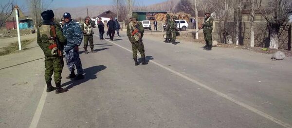 Пограничники на кыргызско-таджикском участке государственной границы Пограничники на кыргызско-таджикском участке государственной границы - Sputnik Кыргызстан