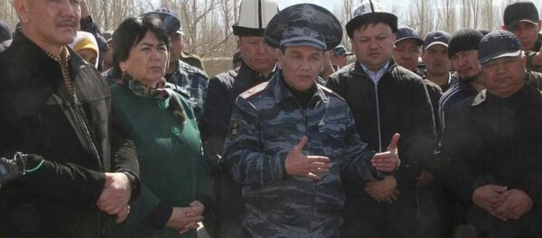 Учурда Кыргызстан менен Тажикстандын укук коргоо органдары жана жергиликтүү бийлик биргелешип эл арасында түшүндүрүү иштерди тынымсыз жүргүзүп жатат - Sputnik Кыргызстан