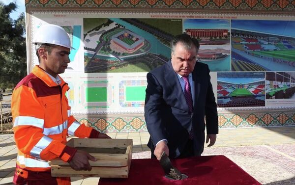 Душанбеде 30 миң көрүүчүгө ылайыкталган жаңы заманбап стадиондун курулушу башталды - Sputnik Кыргызстан